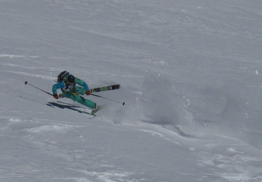 Oscar Lo Baido osa troppo durante la gara di qualifica dell'Italian FreeRide Tour-IFREE svoltasi a Macugnaga. 